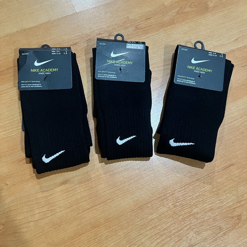 Nike Academy Unisex Soccer Socks. M 6-10. W 6-10. Brand new.